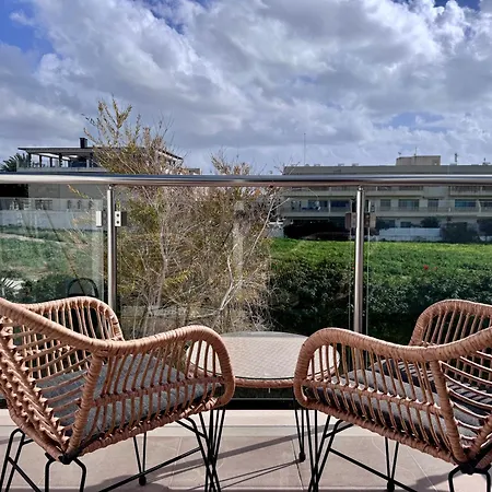 King's Park Unit 2 - Elevated Coastal 1br Apartament Pafos