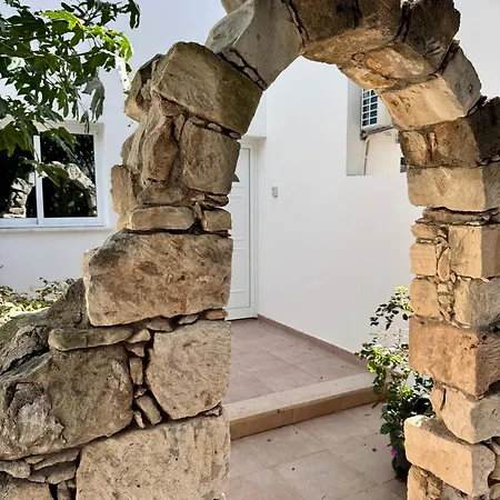 Apartament King's Park Unit 2 - Elevated Coastal 1br Pafos